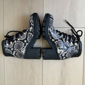 Marc Fisher Kini Lug Ankle Boots Snakeskin Leather Combat Lace Up Platform 7